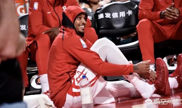 杜兰特偷袭卡佩拉，毫无巨星风范，网友怒喷欺软怕硬，对此你怎么看？