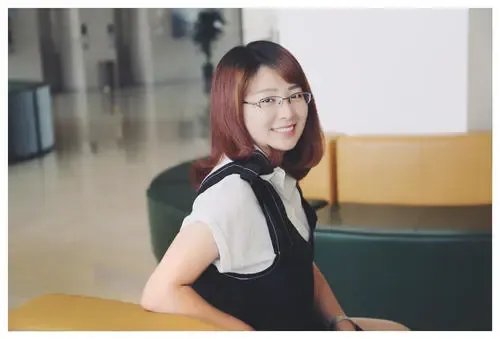 医学女博士在南京赶车途中救了个人，你如何看待她的善举？