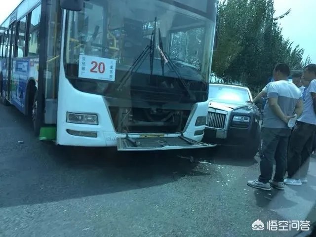 劳斯莱斯撞一下损失有多大？