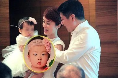 她是“最美孔雀女神”,因太保守被劈腿,她是谁?