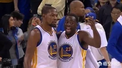 杜兰特偷袭卡佩拉，毫无巨星风范，网友怒喷欺软怕硬，对此你怎么看？