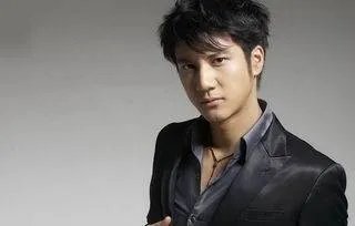 王力宏发文回应前妻指控，为何网友却不买账？