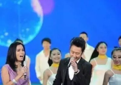 2012年春晚为什么奇怪?