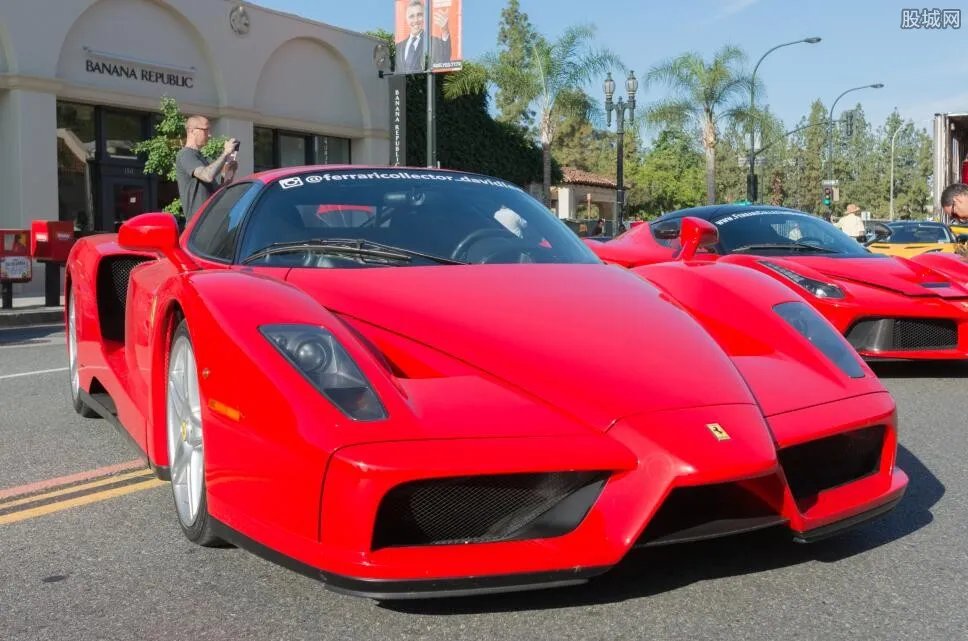 一款超越巅峰的豪车 法拉利enzo多少钱？