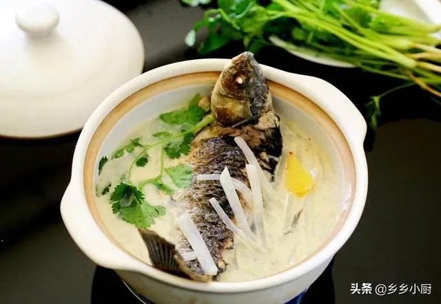 怎样熬鲫鱼汤？