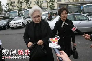 秦怡的女儿还健在吗 女儿至今还健在