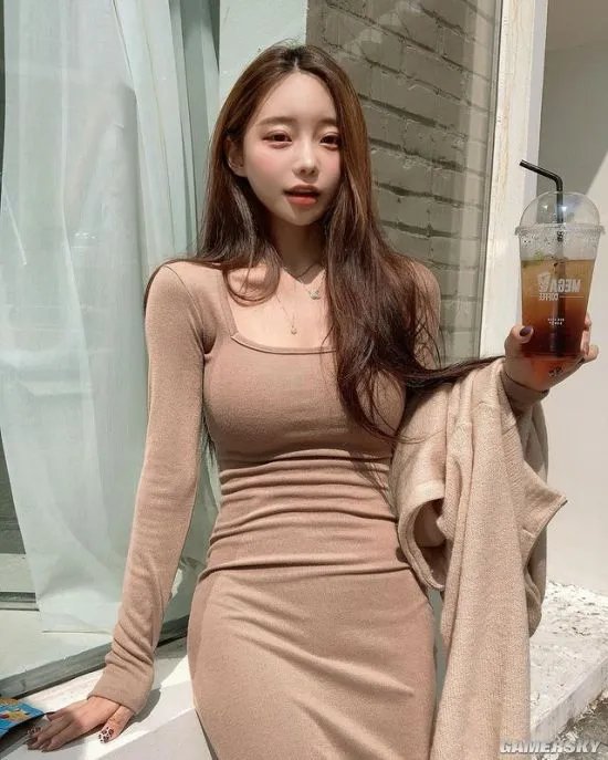 包不住的完美S曲线 韩国网红正妹兼具可爱与性感