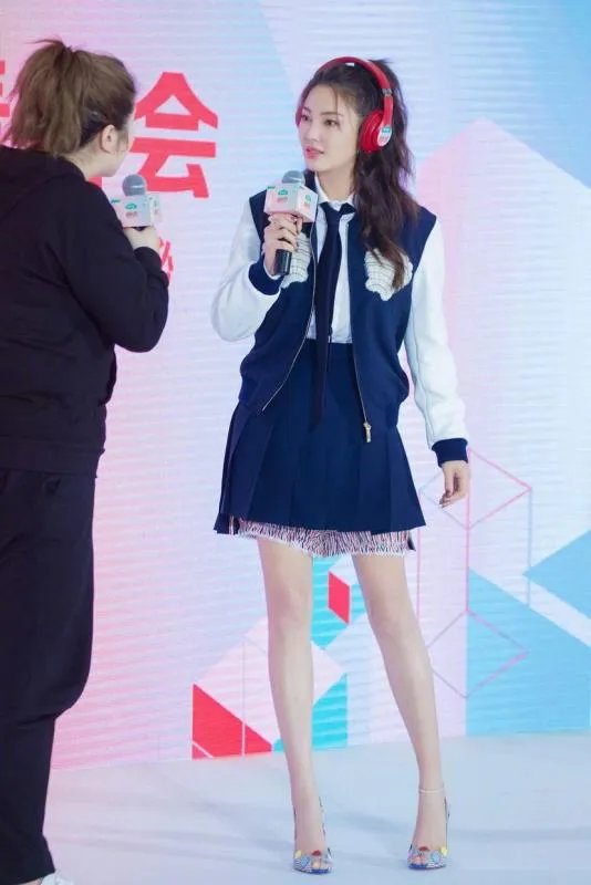 如何看待张雨绮帮工作人员追星王一博？