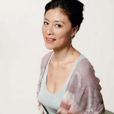 岳红个人资料大曝光 前夫是李连杰是真的吗