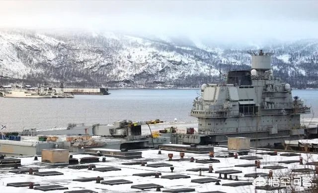 挪威护卫舰被撞沉和俄罗斯航母被砸出大洞相比谁更尴尬？对此你怎么看？