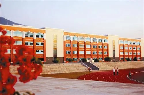 泉州仰恩大学的图书馆怎么样？