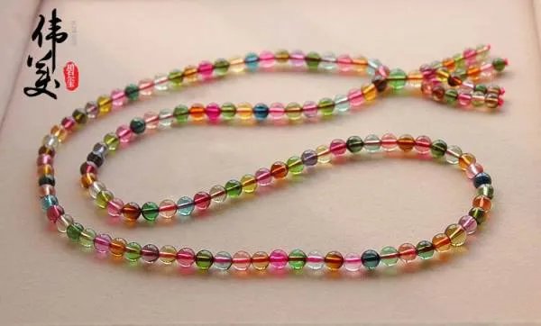 请问这款玻璃体糖果色碧玺怎样呀！