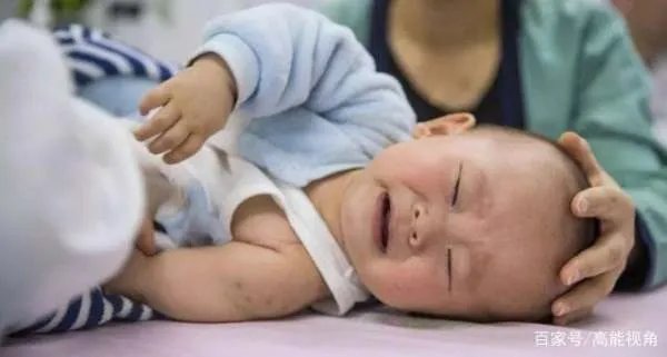 女子嫁贫困男子，家人极力反对，孩子患病后求娘家却被说活该，怎么办？