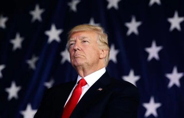 特朗普再发推说谢谢，其中隐含了什么关键信息？