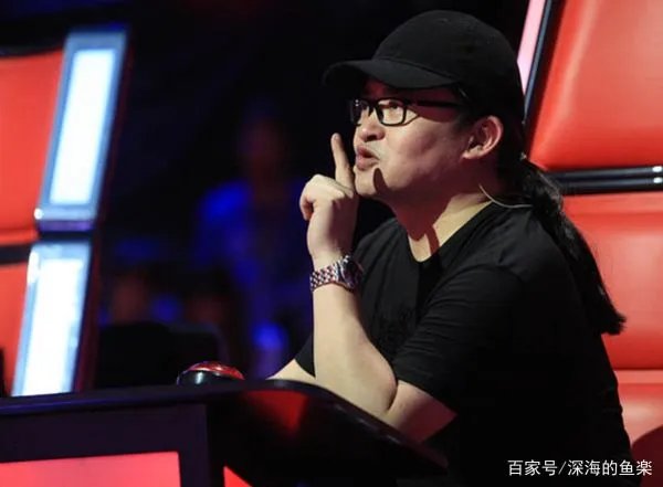 刘欢因为什么原因退出《中国好声音》的舞台？