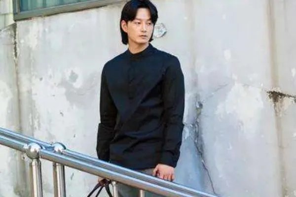 如何评价《他人即地狱》?