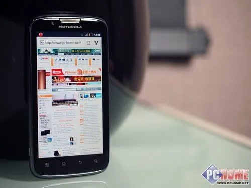 屏幕正宗 摩托罗拉Atrix 2上手玩
