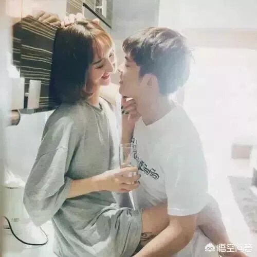 先登记结婚好还是先办婚礼好？