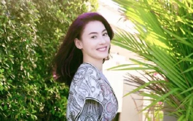 张柏芝否认怀四胎是怎么回事 张柏芝亲口否认怀四胎传闻