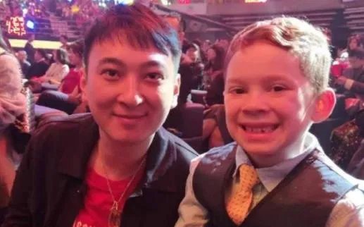 左边娜扎右边热巴什么情况:真相详情让人好不羡慕