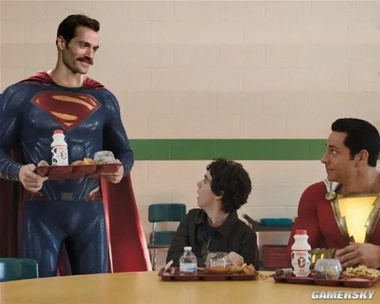 大神画图庆贺亨利回归超人：注意到角落的百特曼了么？