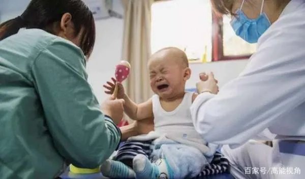 女子嫁贫困男子，家人极力反对，孩子患病后求娘家却被说活该，怎么办？