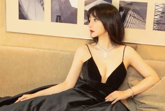 柳岩直播卖货什么情况：柳岩为什么要卖货真相揭晓