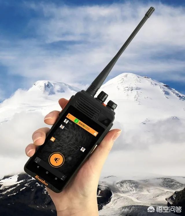 看到有个人在山西拿个对讲机和北京的人通话，这是什么原理？