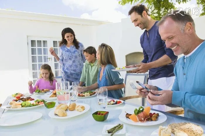 三白眼是什么意思 三白眼面相分析