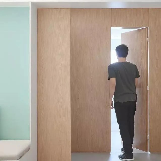 用80平打造超省空间的移动公寓