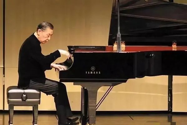 钢琴家傅聪确诊新冠，面对新冠，我们应该一直保持什么态度？