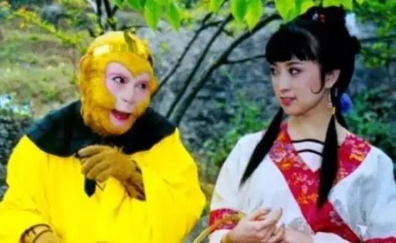 她是“最美孔雀女神”,因太保守被劈腿,她是谁?