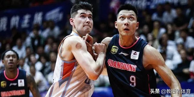 伊恩·克拉克与新疆男篮俱乐部签约后，新疆队实力如何？能否与广东一战？