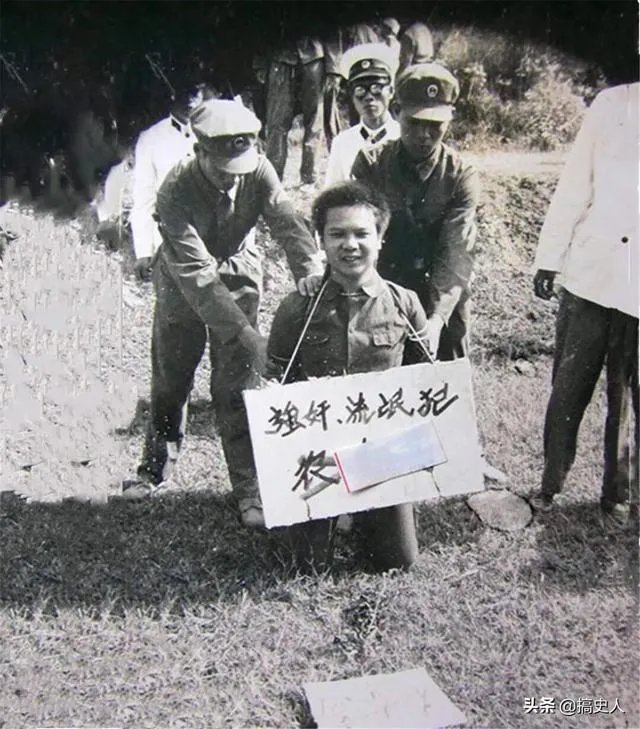 死刑犯被枪毙时，为什么要张开嘴巴？