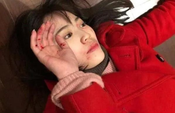 马蓉疑似“摆拍”王宝强家暴图，分手后做到体面很难吗？