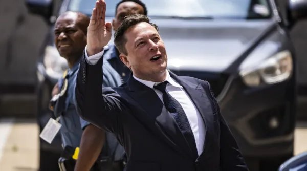 特斯拉CEO马斯克成为世界首富，贝索斯的资产与他相差多少？