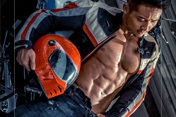 杜达雄和他的男体们 这些男人们身材很壮