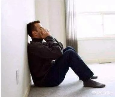 究竟发生了什么？河南考生看数学卷10分钟后放弃答卷，不让离开崩溃倒地？