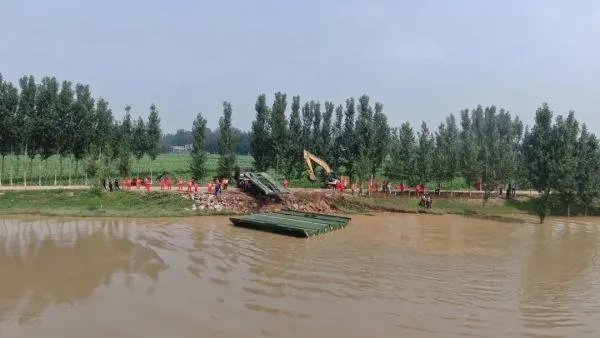 卫河鹤壁段决堤，30多米的缺口，最终是如何堵住的？