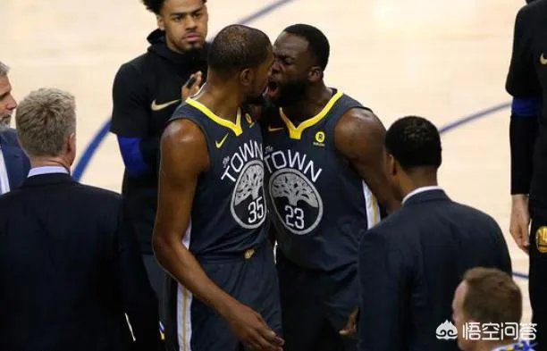 杜兰特偷袭卡佩拉，毫无巨星风范，网友怒喷欺软怕硬，对此你怎么看？