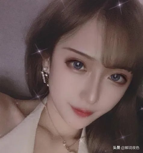 LOL腐团儿情人节回馈粉丝cos至臻阿狸，网友心动：这腿比真的都长，你怎么看？