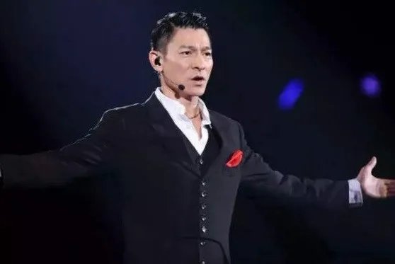 刘德华被粉丝求婚，你怎么看？还有哪些明星被粉丝求婚？