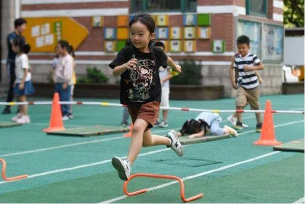 鼓励中小学每天开设一节体育课，体育重要性为何直线上升？