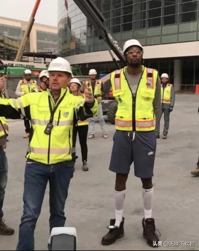 因为说错了话, 杜兰特不得不向球迷道歉, 情商比起詹姆斯差了好远