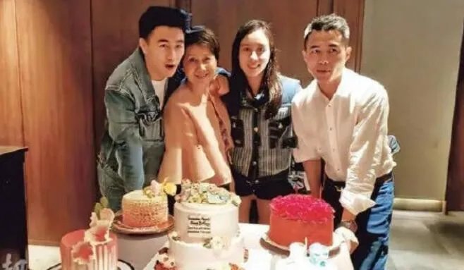 赌王四太回应何超欣组女团是怎么回事 何超欣组女团是什么情况