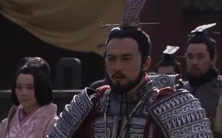 秦武王嬴荡在洛阳举鼎而亡,背后的原因是什么?