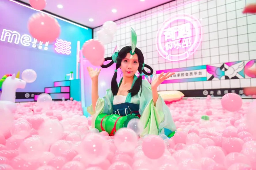 真情实感送福利!奇遇俱乐部CJ大型福利泳池受热捧