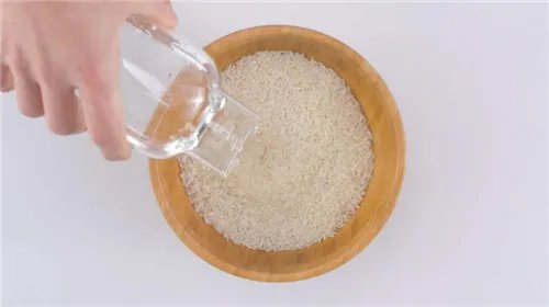 微波炉怎么蒸米饭  微波炉蒸制米饭的注意事项