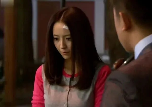 盘点佟丽娅吻戏床大全  激情不雅动作陈思成吃醋