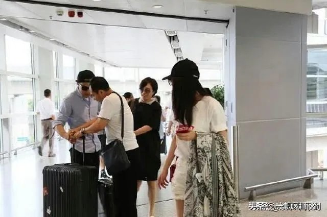 刘恺威的父母与杨幂怎样？